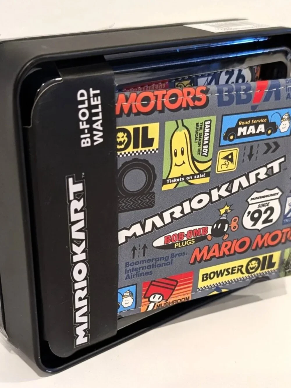 Nintendo Mario Kart Bi-Fold Wallet in Metal Storage Gift Tin NWT